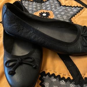Classic black flats!